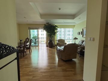 Jakarta Selatan - AC, Balkon, Garasi, Area anak-anak
