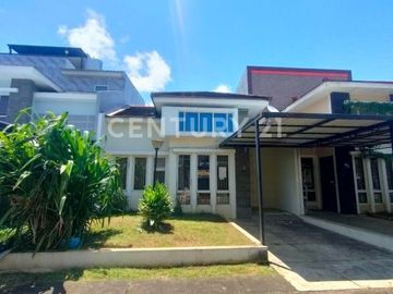 Rumah dijual di Alok Timur - Garasi, Taman