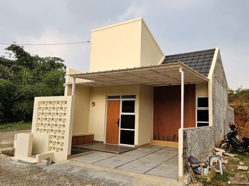 Rumah dijual di Ciluar - AC, Garasi, Dapur lengkap