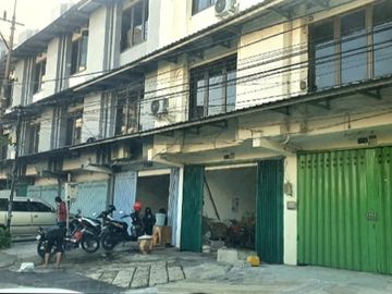 Ruko untuk disewakan di Perak Timur - AC