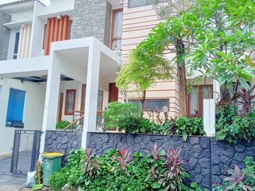 Jakarta Selatan - Garasi, Setengah terpisah