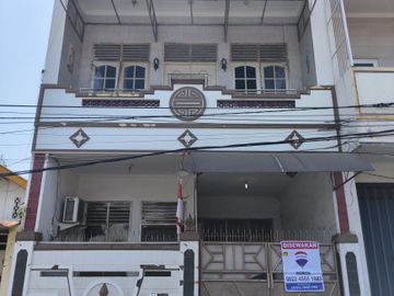 Disewakan rumah tambak adi, 3lantai cocok untuk kantor atau mess
