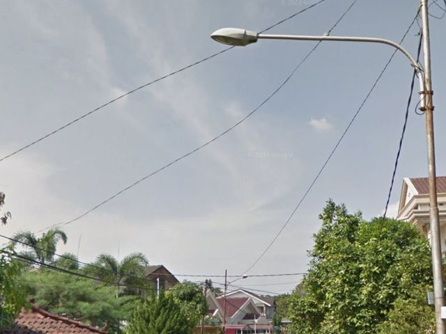 Jual rumah dekat kambang iwak