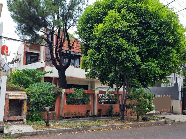 Rumah 2 lantai di Kedoya Baru Residence dengan lokasi bagus sekali
