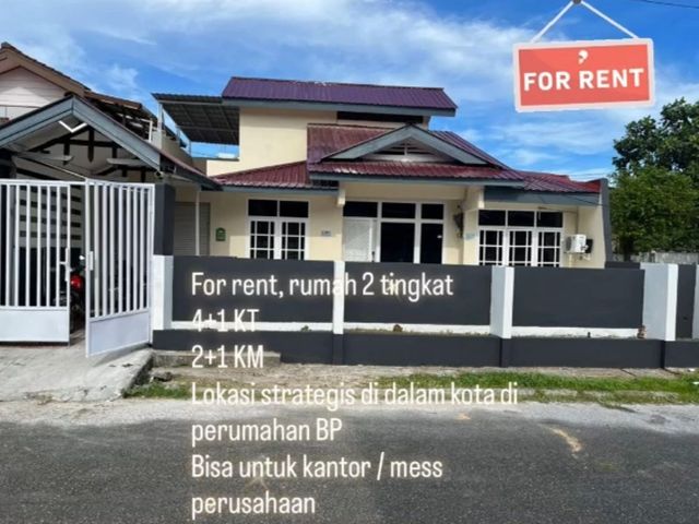 Disewakan rumah tengah kota