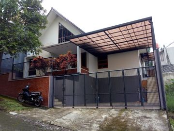 Rumah dijual di Cigadung
