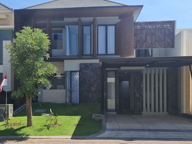 Jual rumah siap huni Palm beach Malibu Pakuwon City