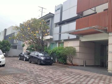 Jakarta Selatan - AC, Balkon, Garasi, Dapur lengkap