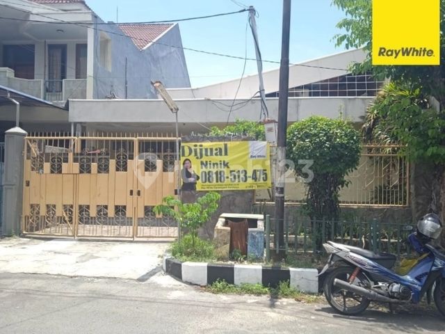 Dijual Rumah Ada Gudang SHM di Nol Jalan Raya Kupang Jaya Surabaya