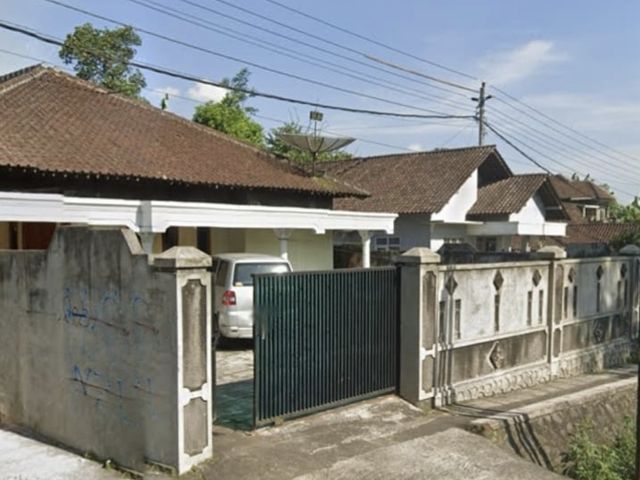DIJUAL RUMAH DI JL RAYA PRINGSURAT TEMANGGUNG