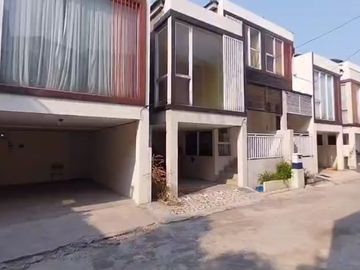 Jawa, PIDIE, Aceh, Indonesia - AC, Garasi