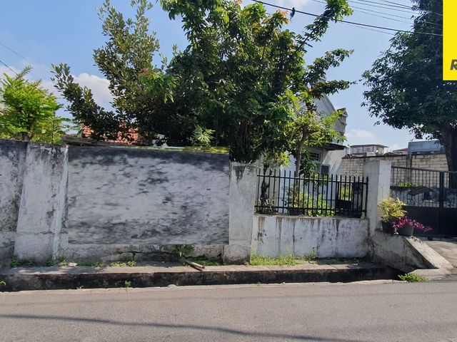 Dijual Rumah di Jalan Raya Pakis Surabaya