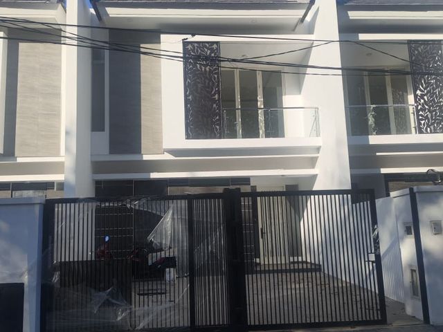 Jual rumah Pantai Mentari, Surabaya Timur