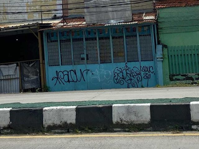TEGAL PEKAUMAN RUMAH STRATEGIS PINGGIR JALAN PANTURA JUAL MURAH