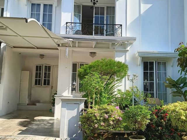 Dijual Rumah Semi Furnished Lokasi Perum Candi Golf Semarang