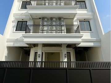 Jakarta Barat, Jakarta Raya - AC, Air, Hot water