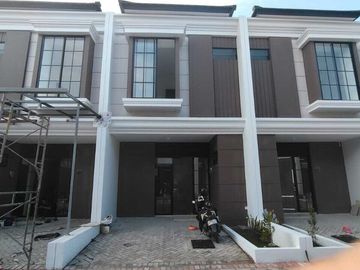 Disewakan Rumah di Regency One East Point dekat Pakuwon City