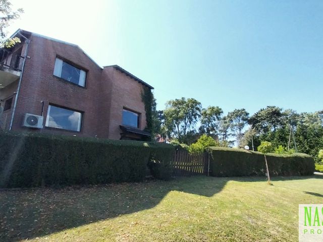 place photo 52