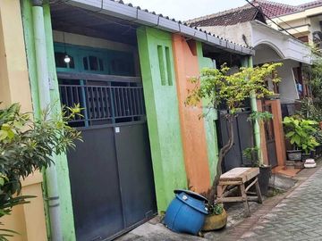 Rumah dijual di Manukan Kulon - Garasi