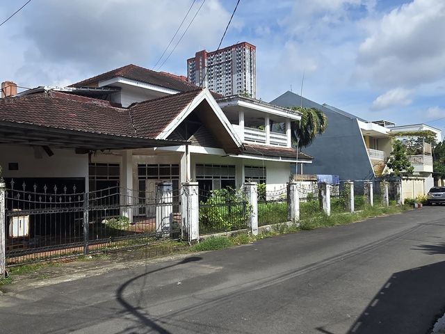 RUMAH BESAR KOMP IDI JL AP PETTARANI PANAKUKANG
