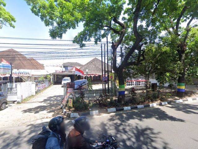 Jual rumah tua , jl. Supratman Bandung