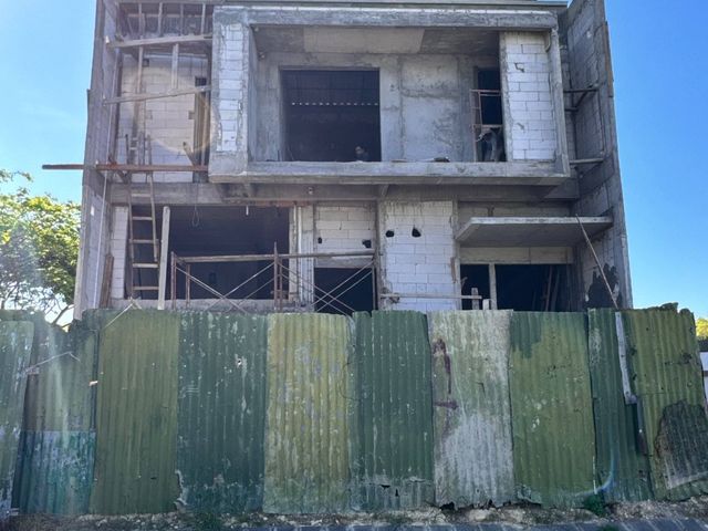 Rumah Pakuwon City, masih Gress