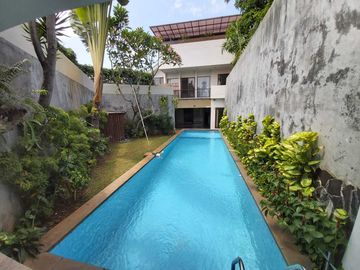 Jakarta Selatan - Garasi, Setengah terpisah