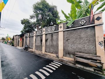 Room dijual di Penumping - Garasi, Halaman