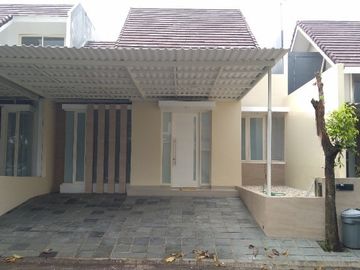 Rumah untuk disewakan di Sambikerep - AC