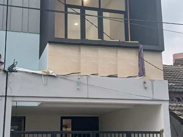 Dijual Rumah 2 lantai di Rungkut Mapan Barat Surabaya
