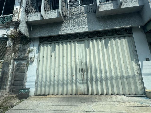 Rumah Usaha 2 Lantai Dekat Jalan Rajawali, Indrapura Surabaya
