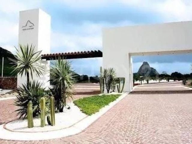 VENTA DE TERRENOS EN FRACCIONAMIENTO CERCANO A LA  PEÑA DE BERNAL 3.1