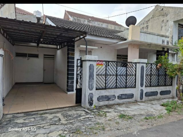 Di sewakan 3 kamar Tidur di Fajar indah