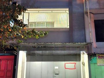 Ruko untuk disewakan di Setabelan - AC