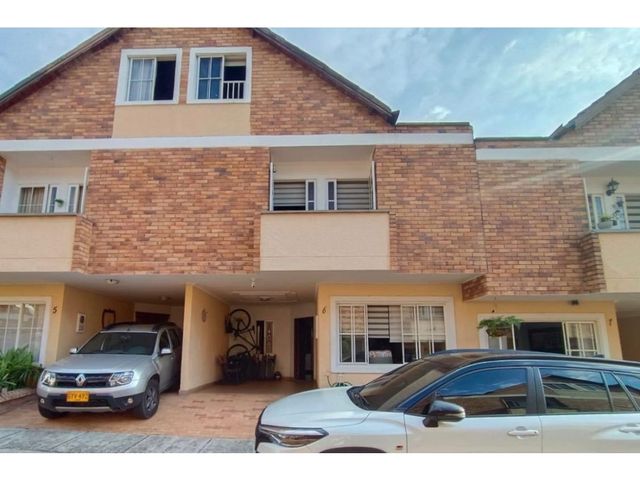 CASA EN VENTA EN PORTAL DE OVIEDO CAÑAVERAL FLORIDABLANCA