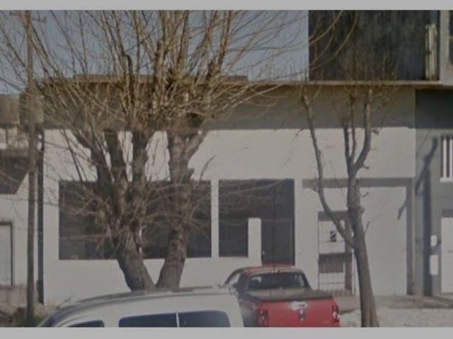 VENDO CASA CON GALPÓN