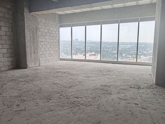 Excelente local 1099.14m2  2do. Nivel