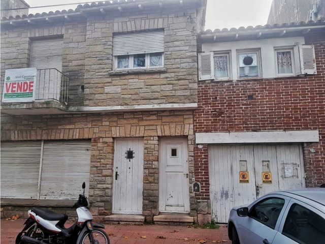 VENDO PROPIEDAD lote de 342m2- 4 PH  (A RECICLAR)