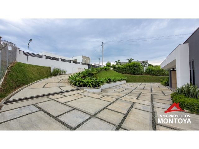 place photo 66