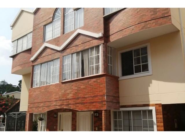CASA EN VENTA EN PRADOS DE CAÑAVERAL FLORIDABLANCA