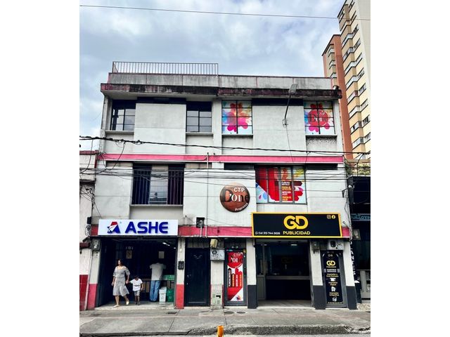 SE VENDE EDIFICIO CON LOCALES Y VIVIENDAS  EN EL CENTRO DE PEREIRA