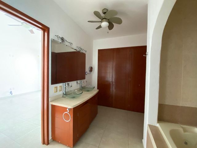 place photo 23