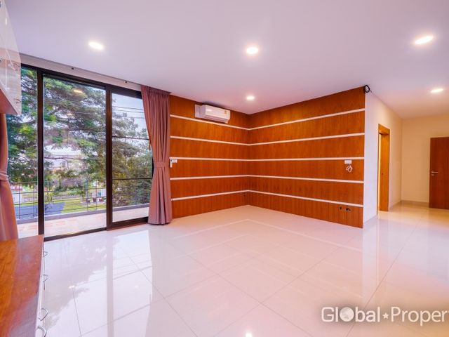 place photo 52