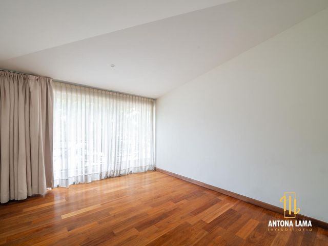 place photo 48