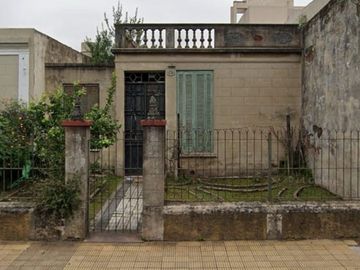 Casa Oportunidad para demolición valor terreno en Haedo