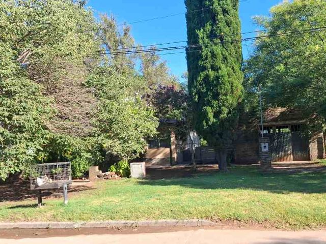 Casa en venta en Ameghino