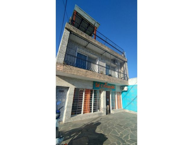 CASA AVENIDA ALMAFUERTE