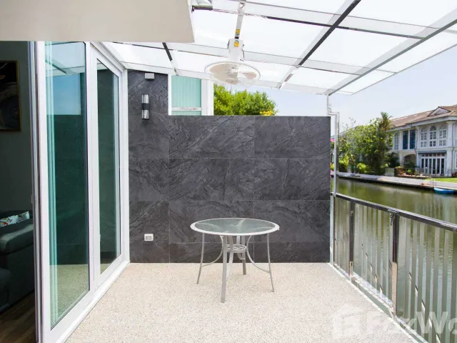 place photo 42
