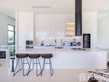 place photo 185