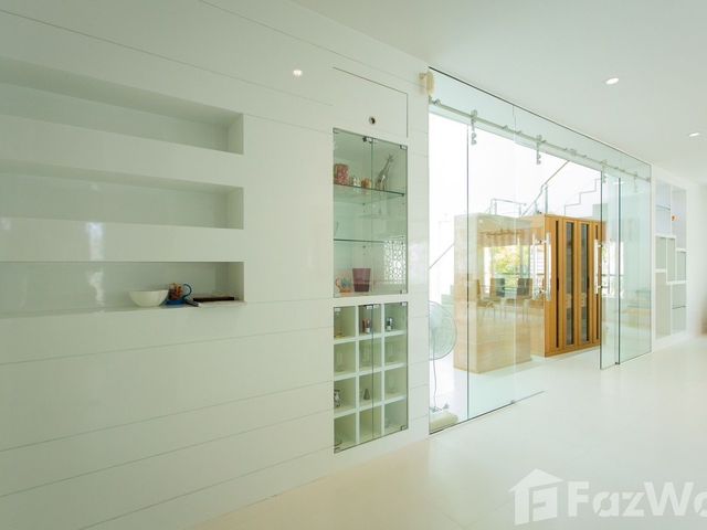 place photo 109